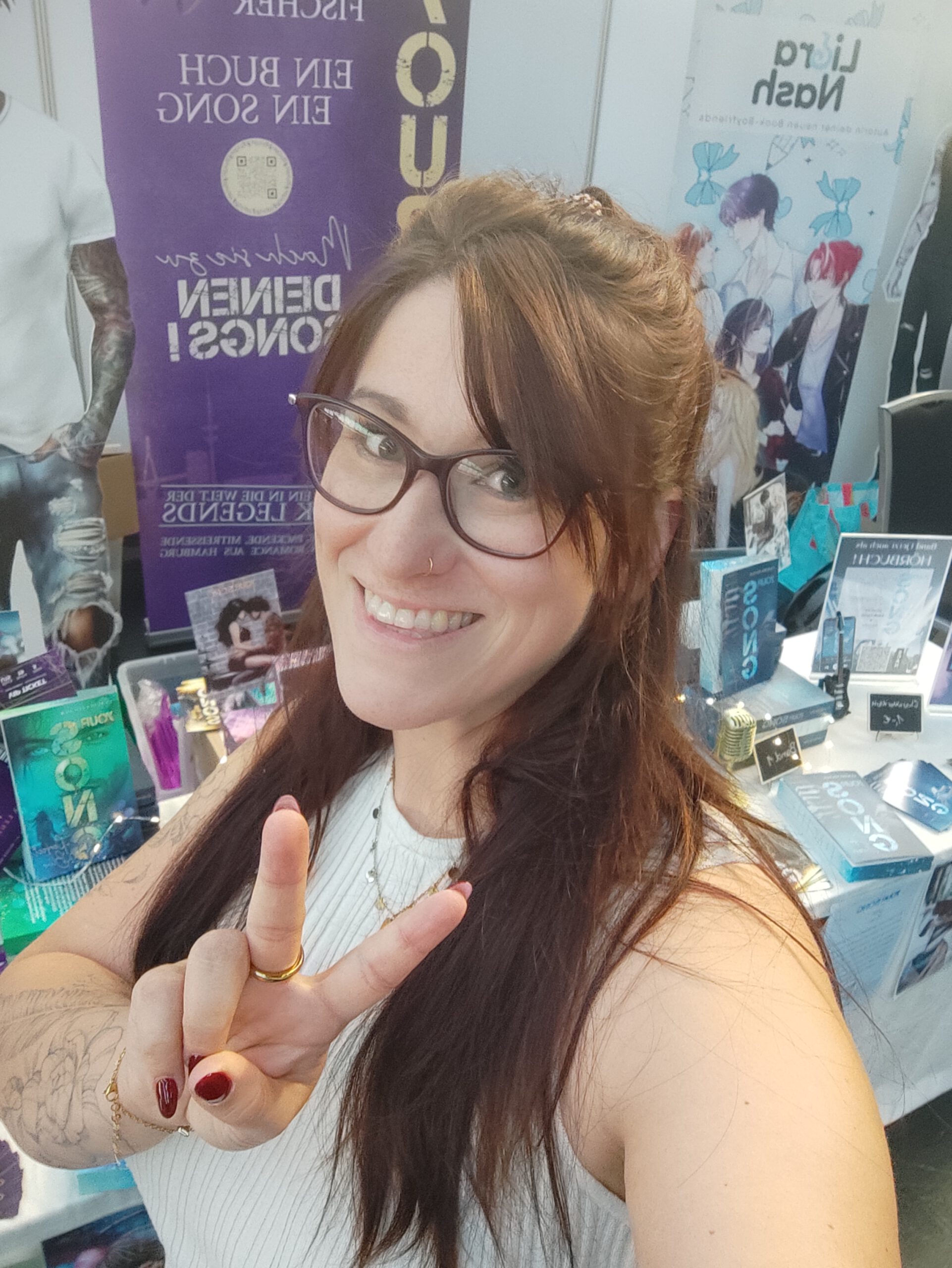Die Autorin vor ihrem Stand auf der Buch Berlin